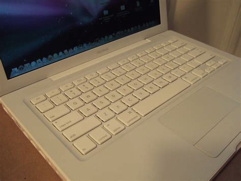 White 13 Apple Macbook 24 Ghz 103108 8 Of 63 Flickr