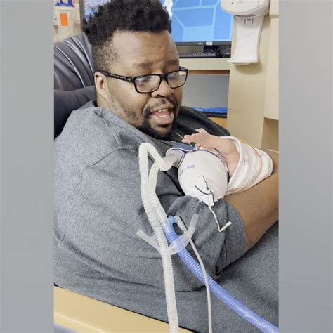 Video Of Dad Singing To His Newborn In The Nicu Goes Viral Flipboard