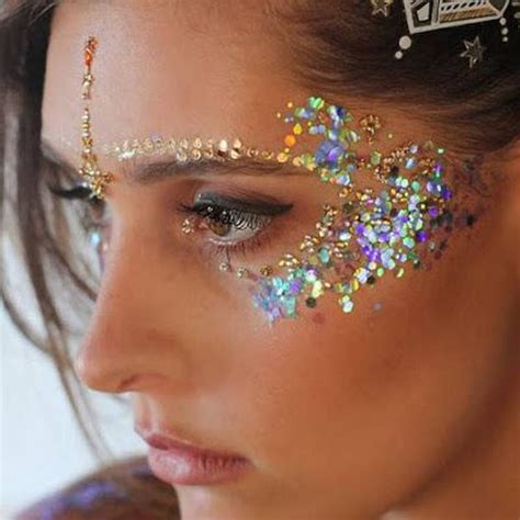 Maquiagem Carnaval 2023 Colorida Glitter Simples E Fácil De Fazer