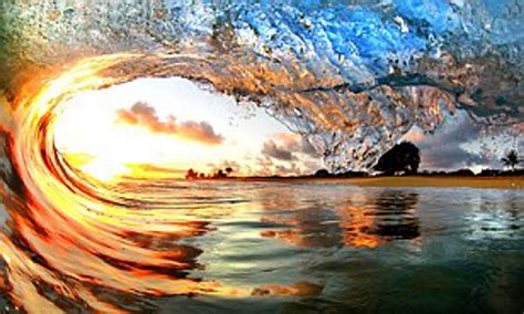 A Watery Sunset In Hawaii Crystal Clear Photographs Of Waves Crashing