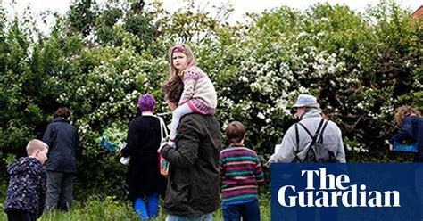 A Wild Food Walk To Forage For Lunch Food The Guardian