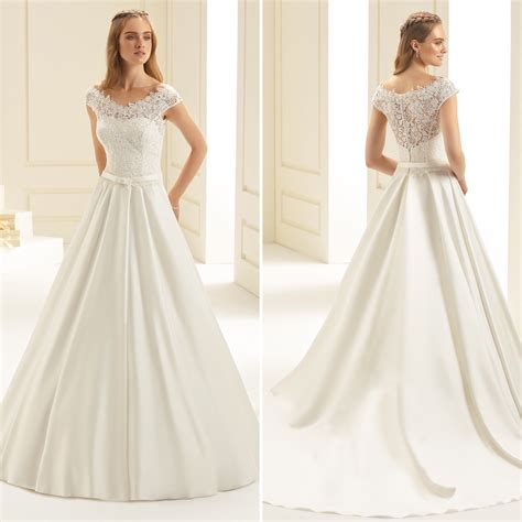 Im umfassenden sortiment der verkäufer bei ebay entdecken sie zahllose unterschiedliche ausführungen der brautkleider aus satin. Wunderschönes Brautkleid aus Satin und Spitze mit ...