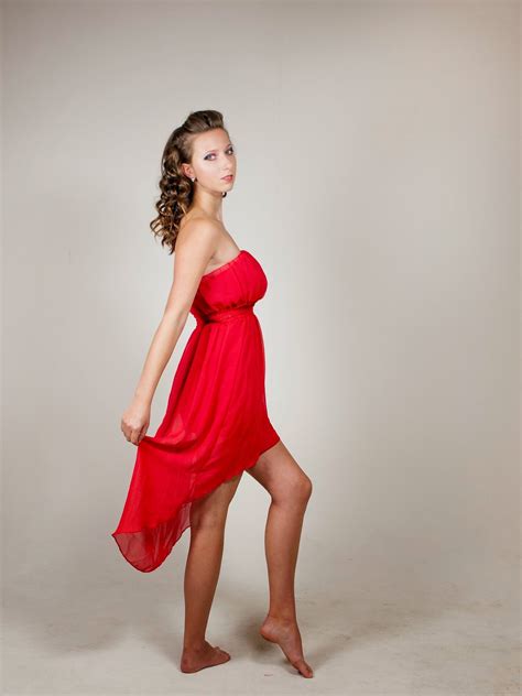 무료 이미지 소녀 여자 사진술 모델 봄 유행 담홍색 웨딩 드레스 곱슬 머리 인간의 몸 직물 목 신체