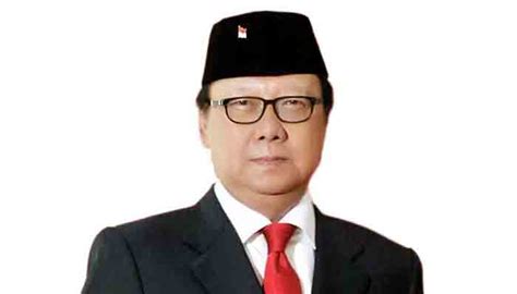 Di dalam aturan yang sudah dikeluarkan mengenai larangan mudik 2021. Wajib Mengenakan Masker Hingga Larangan Mudik Bagi ASN