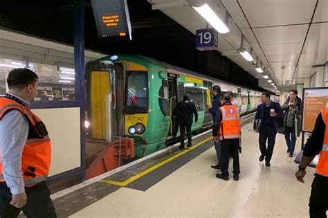 Aug 15, 2021 · pro wrestling photos and information. London news: Train crash in Victoria Station sparks panic ...
