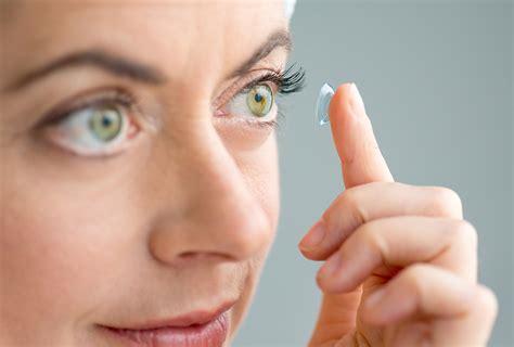 14 Contact Lens Mistakes And Cautions To Take Emedihealth
