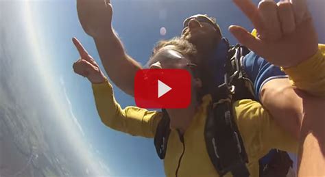 Video Girl Pulls Off Something Unbelievable During Skydive