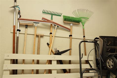 If your garage is a disorganized mess, you can get it under control with the help of several types of garage storage. Create Smart Garage Storage Ideas for Your Garden Supplies ...