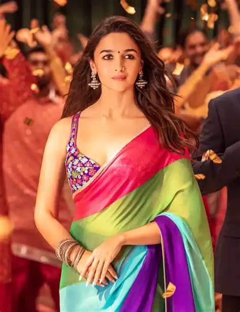 Alia Bhatt Saree In Rocky Aur Rani Ki Prem Kahani For A Glamorous Look Efashiontribe