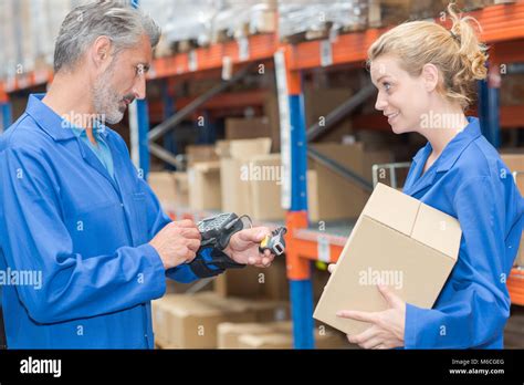 Box Store Employees Hi Res Stock Photography And Images Alamy