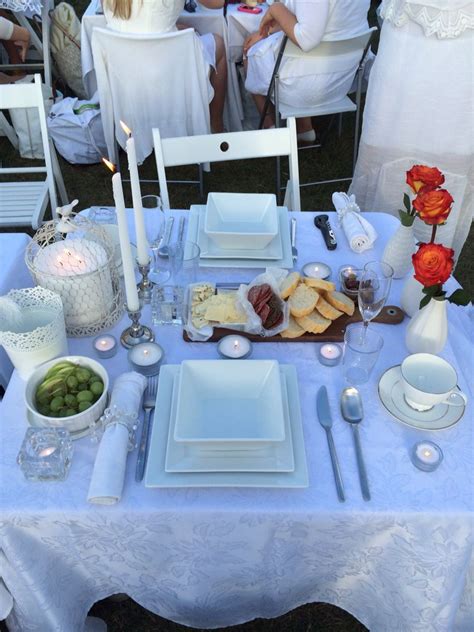 Diner En Blanc Calgary Table Scape White Party Theme All White Party