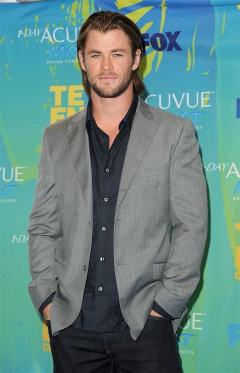 Chris Hemsworths Hands Down Hottest Red Carpet Moments Chris