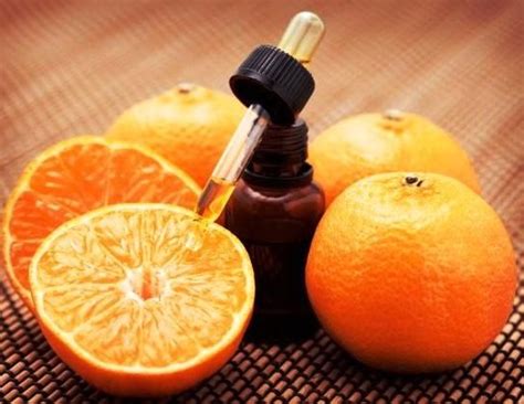 Cómo hacer aceite esencial de naranja El aceite esencial de naranja se