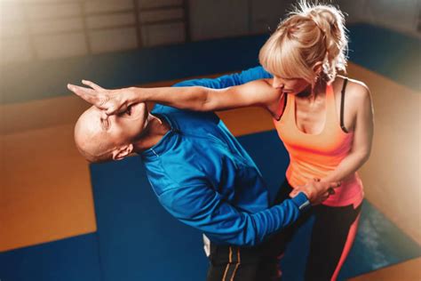 5 basic self defense strategies every woman need to know