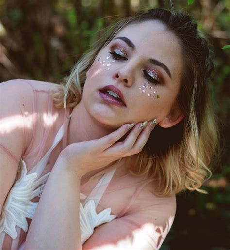 Glitter Freckles Are The Gorgeous New Beauty Trend Perfect For Coachella Festival Makeup
