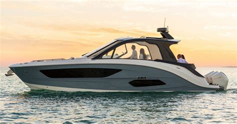 The New Sea Ray Sundancer 370 Outboard Is A Luxurious Sports Cruiser