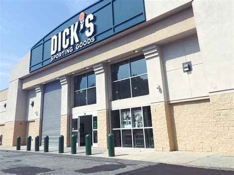 Dicks Sporting Goods Will Stop Selling Guns In 100 More Stores After A