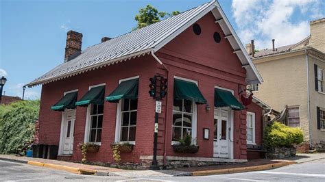 Red Hen Eateries Feel The Heat After Sarah Sanders Booted From Virginia