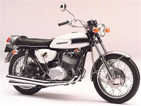 Kawasaki currently offers 12 bikes for sale in india, which comprises 4 street bike s, 2 cruiser bikes and 3 sports bikes. New Kawasaki Z900RS retro coming soon - BikesRepublic