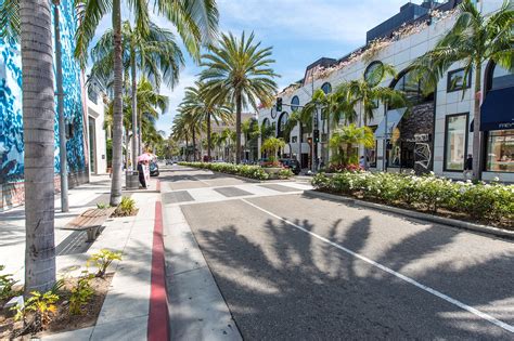 rodeo drive in beverly hills a luxurious shopping hub in los angeles go guides