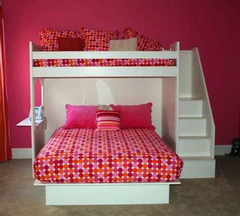 Une gamme de lits superposés enfant avec 2 ou 3 couchages sécurisés et aux normes. lit superpose d'angle ikea