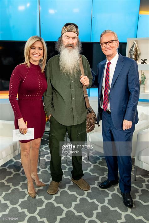 News Photo : Hosts Steve Doocy and Ainsley Earhardt with Phil... | Phil