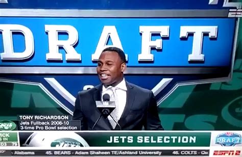 Watch Ex Jets Player Screws Up Spelling Of Jets No Really Nfl Draft