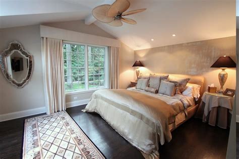 Elegant Room with Dark Wood Flooring - Camer Design