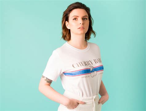 How Emma Blackery Converted Youtube Fame To A Music Career Wired Uk
