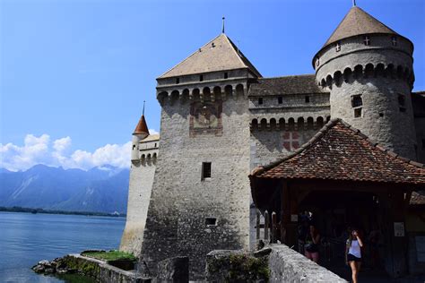 Le Château De Chillon Au Bord Du Lac Léman Châteaux Château De