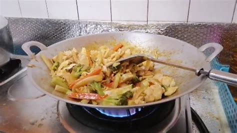 Kalau buat lauk untuk makan tengah hari pun sedap juga. Cara Masak Paprik Ayam - YouTube