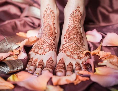 foot full bridal mehndi design