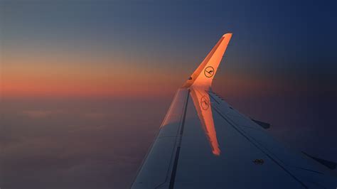 無料画像 空の旅 翼 航空会社 オレンジ イブニング 雰囲気 雲 飛行機 地平線 フラップ 夕暮れ フライト 日没