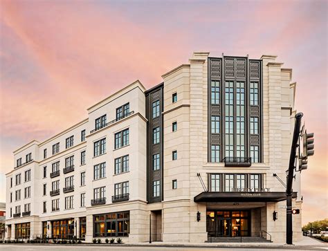 Hilton Grand Vacations Opens Luxury Timeshare Resort In Historic