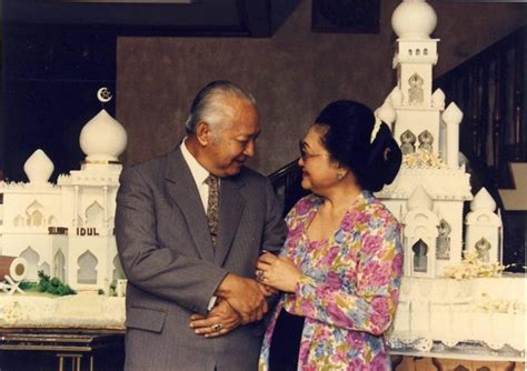 Kisah Cinta Menyentuh Soeharto Dan Bu Tien Lebih Romantis Dari Drakor