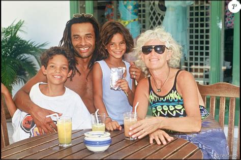The beautiful daughter of yannick noah undoubtedly makes reference to the pandemic of sars coronavirus, but also to the death of george floyd on may 25 in minneapolis, which has led to the. Yannick Noah, son fils Joakim, sa fille Yelena et sa mère ...