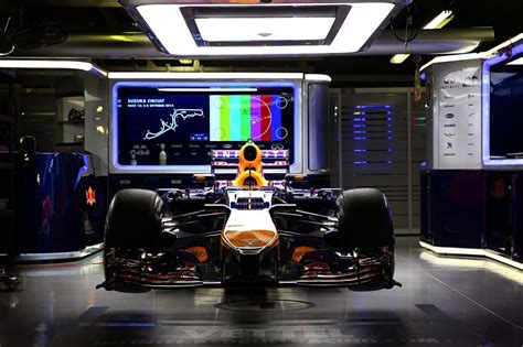 Christian Horner Gives Us An F1 Red Bull Racing Garage Tour