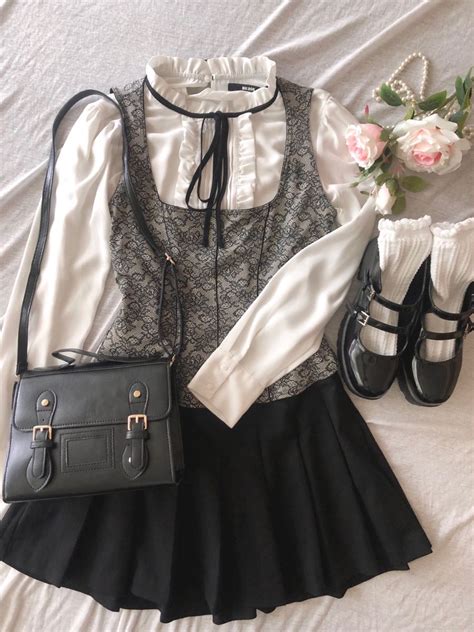 Dark Academia Outfit Inspo 🕯️ Nel 2024 Idee Di Moda Vestiti Di Moda
