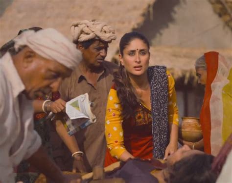 Kareena Kapoor Traditional Kutchhi Dress Look In Gori Tere Payaar Mein Chinki Pinki