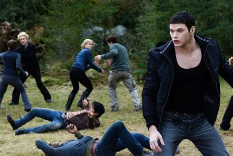 It's the twilight renaissance, baby. Fight Scene, Eclipse best part - OMG - a Rosalie sighting ...