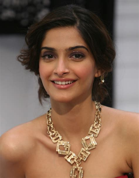 Bollywood Actress Sonam Kapoor Biography Age Height Weight Images