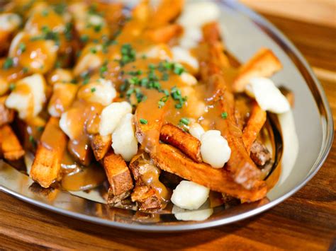 How To Make A Perfect Poutine To Treat Your Beloved Ones Knowinsiders