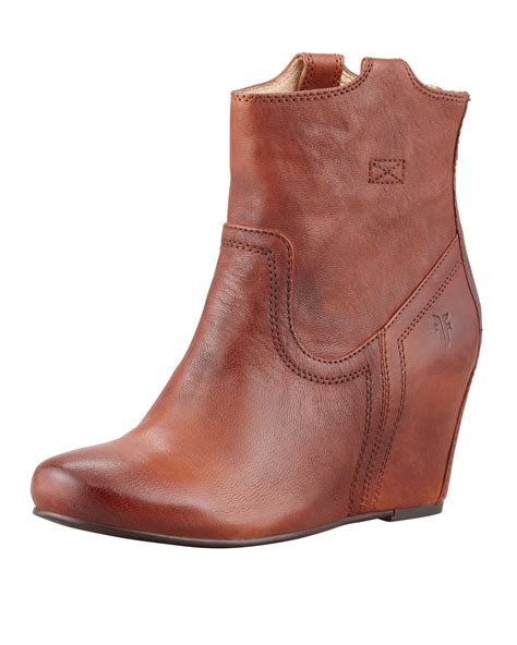 Frye Carson Leather Wedge Bootie Cognac