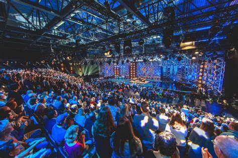 Thomas gottschalk begrüßt schlagerstars wie roland kaiser, jürgen drews und gitte. The ZDF Hitparade Reaches 50 - GLP Sets The Old Show In A ...