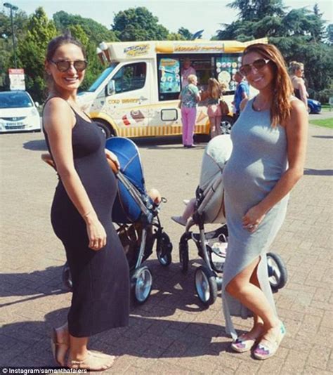 Pregnant Sam Faiers Shows Off Blossoming Baby Bump Daily Mail Online