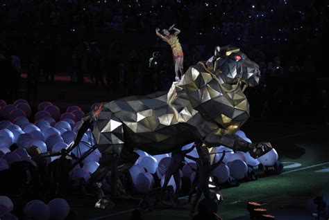 Was Katy Perry Riding The Mgm Lion During Halftime Las Vegas Review