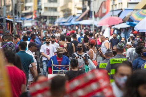 Passada a virada de ano, o estado de são paulo retorna à fase vermelha de contenção ao avanço do coronavírus nos municípios. Com piora nas taxas de Covid-19, governo de SP deve ...