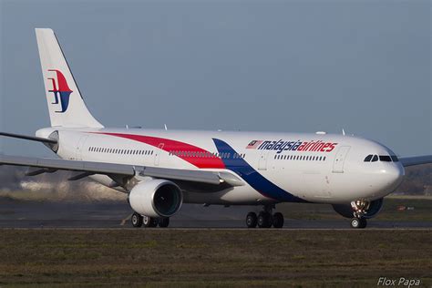 Domestic flight mh3514 by malaysia airlines serves route within malaysia (myy to lwy). Malaysia Airlines returns to Darwin - Airline Hub Buzz ...