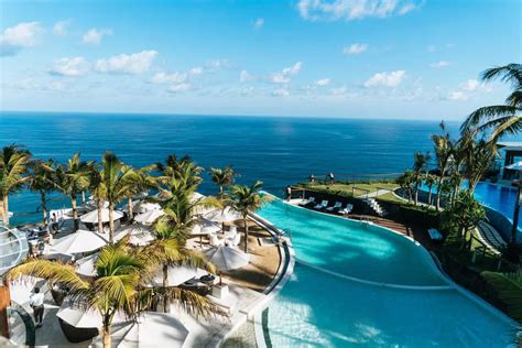 Our 55 and over rv park is situated in the heart of paradise, just minutes from the white sand beaches and crystalline blue waters of the gulf of mexico. Luxury RV Resorts in Florida to Visit in 2020 - How to ...