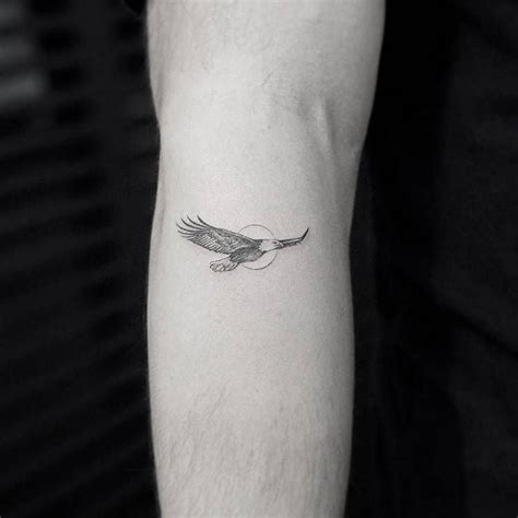 Single Needle Eagle Tattoo On The Right Forearm Tatuajes Aguilas